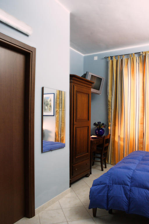 Hotel Piro Torrenova  Номер фото